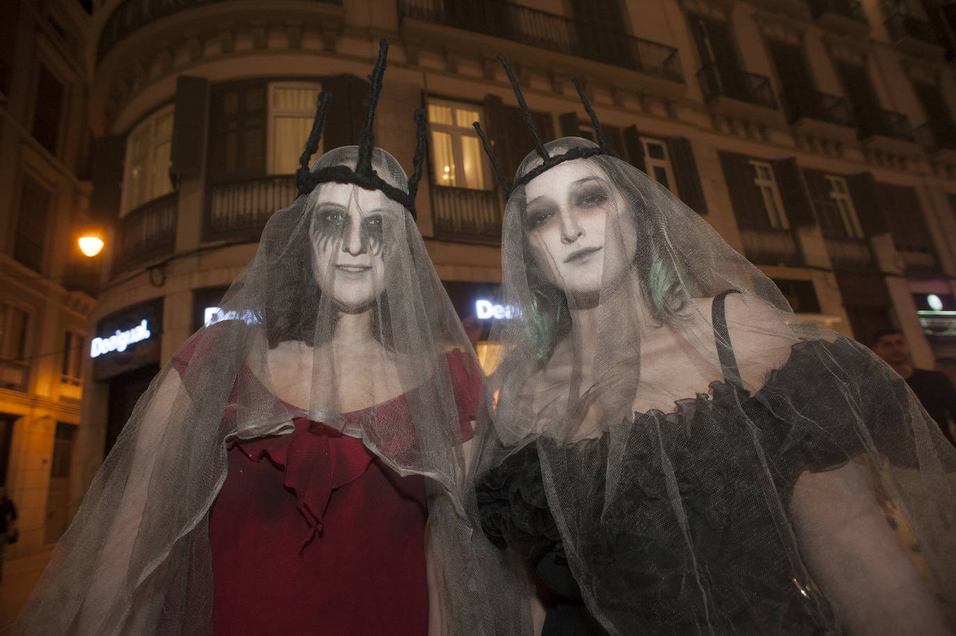 Disfraces para la Noche de Brujas en la calle Larios