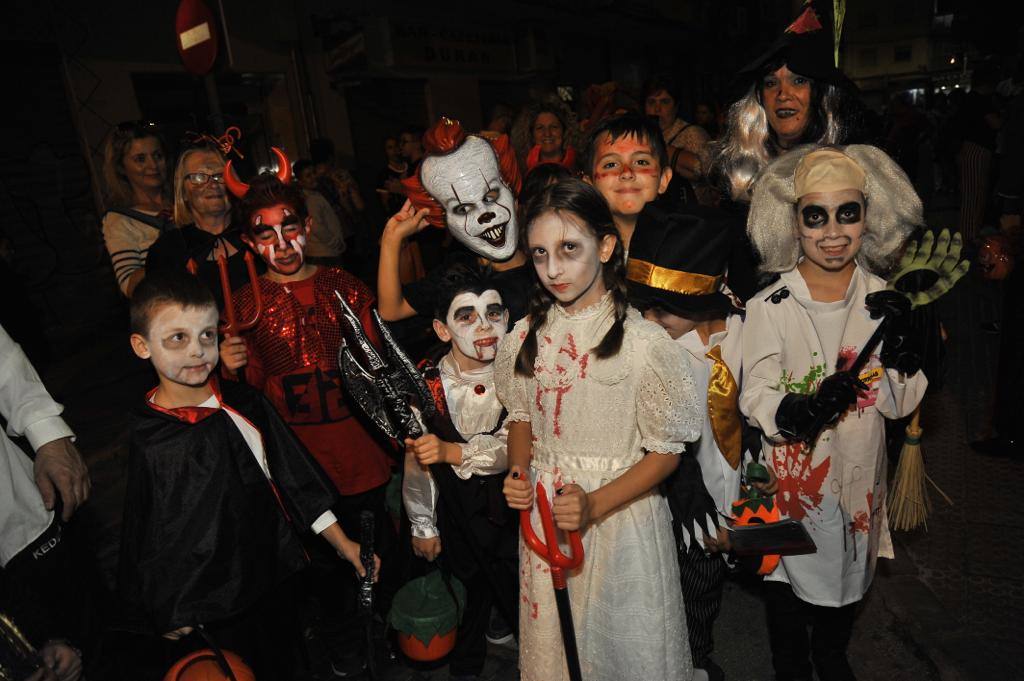 Niños de Cruz de Humilladero, en los actos de la noche de Halloween 