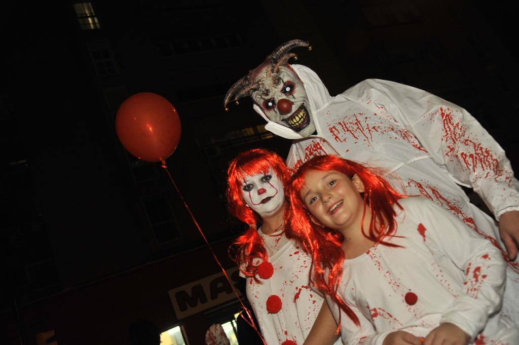 Niños de Cruz de Humilladero, en los actos de la noche de Halloween 