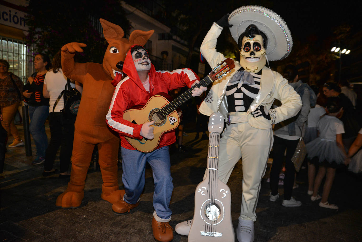 La terrorífica noche de Halloween en las calles de Marbella 