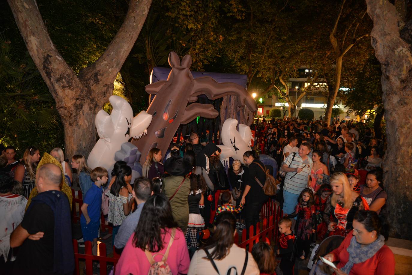 La terrorífica noche de Halloween en las calles de Marbella 