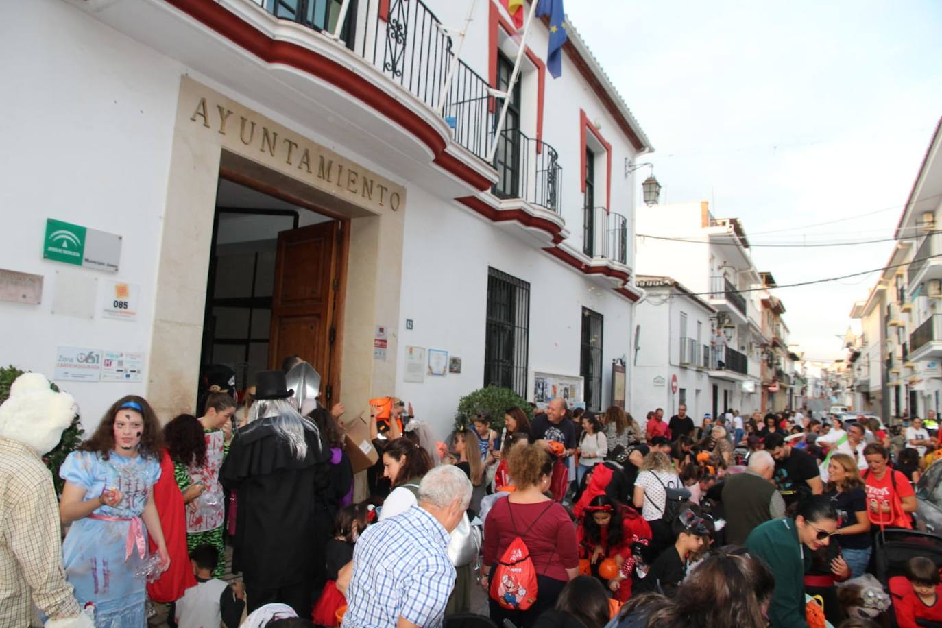 Pasaje del terror y desfile en Cártama