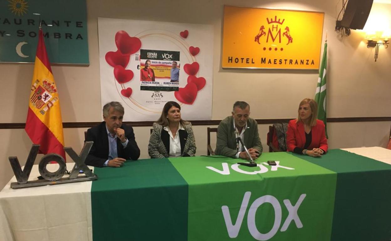 Manso, Coronel, Lara Peláez y Rueda, esta mañana en un hotel de Ronda.