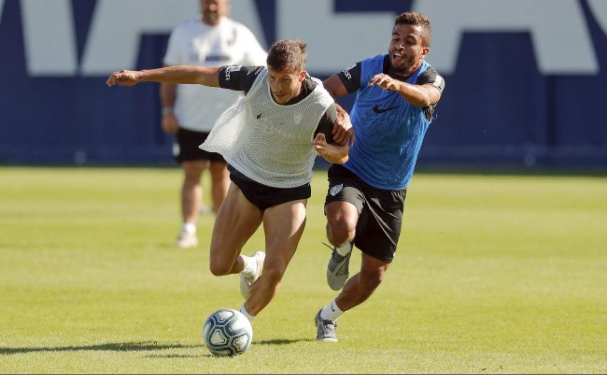 Keko se reincopora al grupo en el entrenamiento previo a dos días de descanso en el Málaga