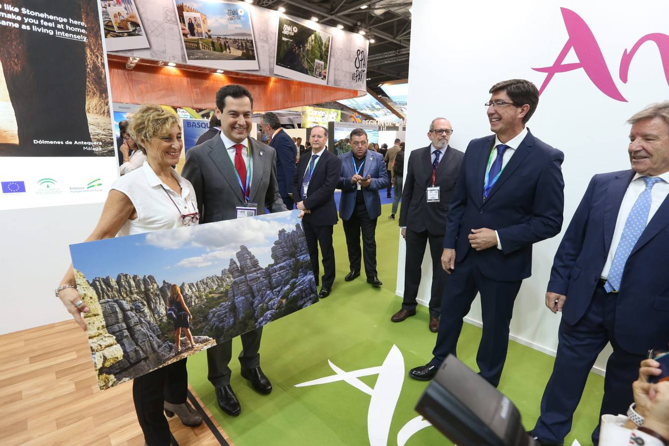 La World Travel Market abre sus puertas. En su 40 edición se convierte en la cita más importante de su historia para la industria del turismo, que encara una cuenta atrás, que se eterniza, para acabar con la incertidumbre de un inminente e inevitable 'Brexit'.