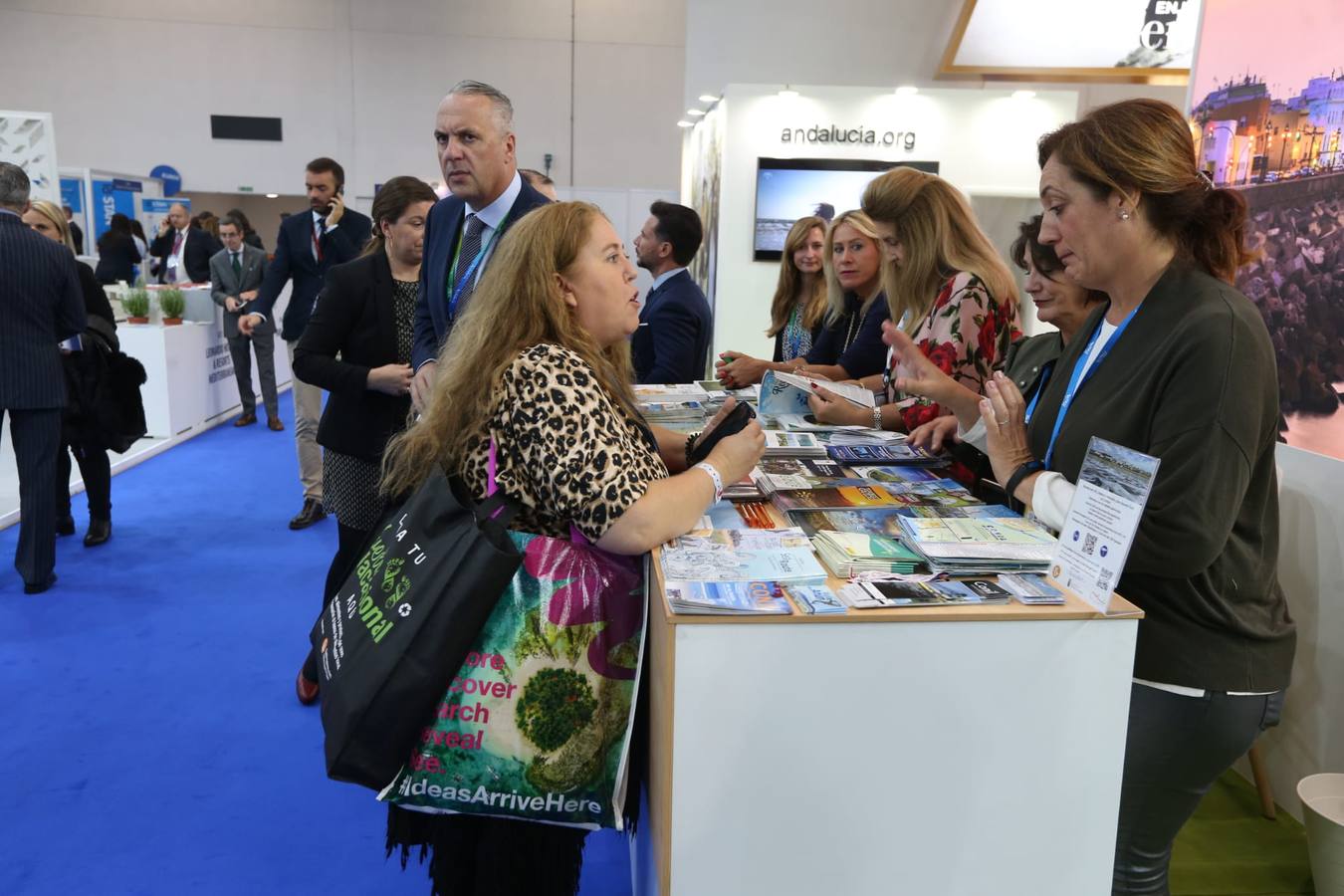 La World Travel Market abre sus puertas. En su 40 edición se convierte en la cita más importante de su historia para la industria del turismo, que encara una cuenta atrás, que se eterniza, para acabar con la incertidumbre de un inminente e inevitable 'Brexit'.