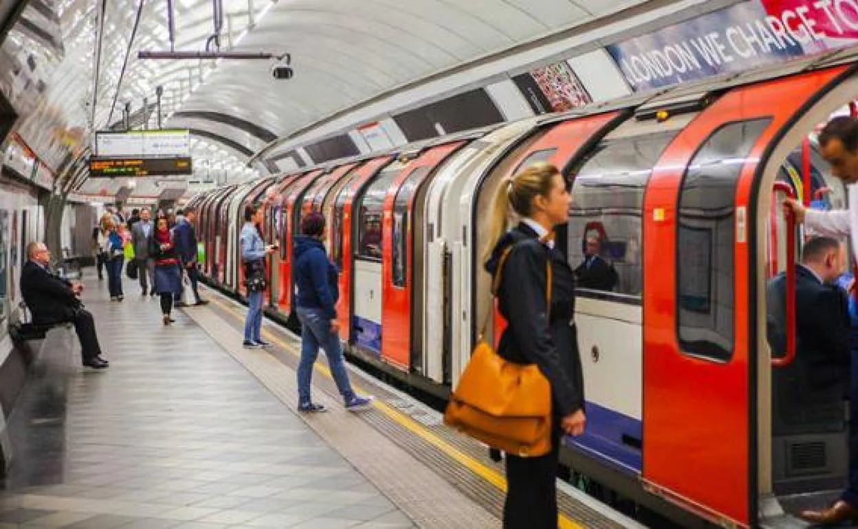 Los 4,8 millones de pasajeros diarios del metro de Londres respiran niveles de contaminación hasta diez veces superiores a los recomendados por la OMS