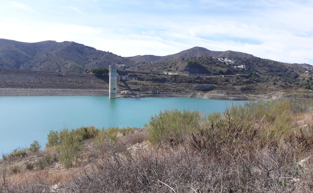 El embalse de La Viñuela se encuentra al 30% de su capacidad, con sólo 50 hectómetros cúbicos. 