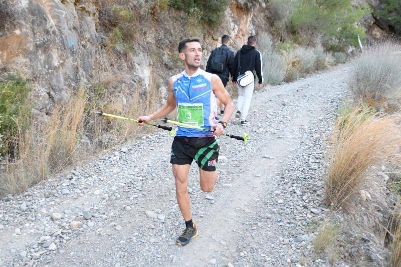 Imágenes de la 18ª edición del mítico recorrido por la sierra alhaurina donde han participado un total de 1.450 corredores 