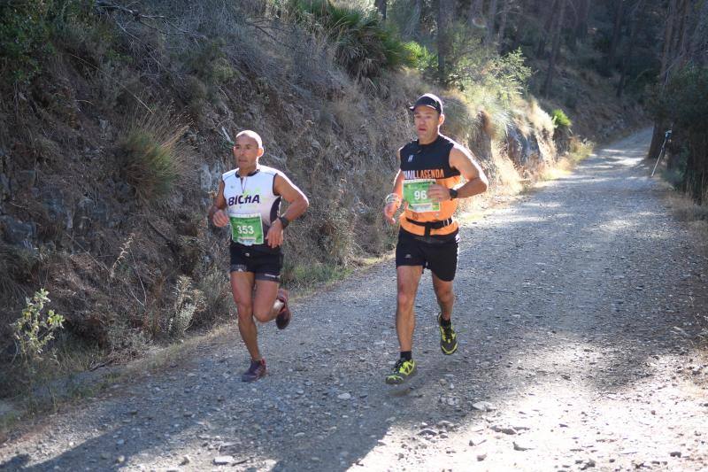 Imágenes de la 18ª edición del mítico recorrido por la sierra alhaurina donde han participado un total de 1.450 corredores 