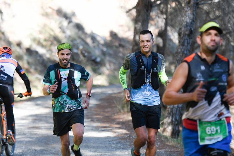 Imágenes de la 18ª edición del mítico recorrido por la sierra alhaurina donde han participado un total de 1.450 corredores 