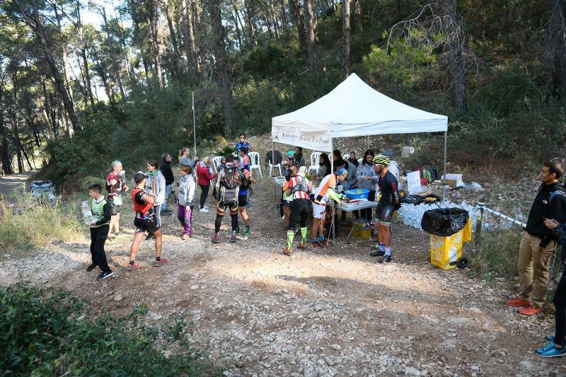 Imágenes de la 18ª edición del mítico recorrido por la sierra alhaurina donde han participado un total de 1.450 corredores 