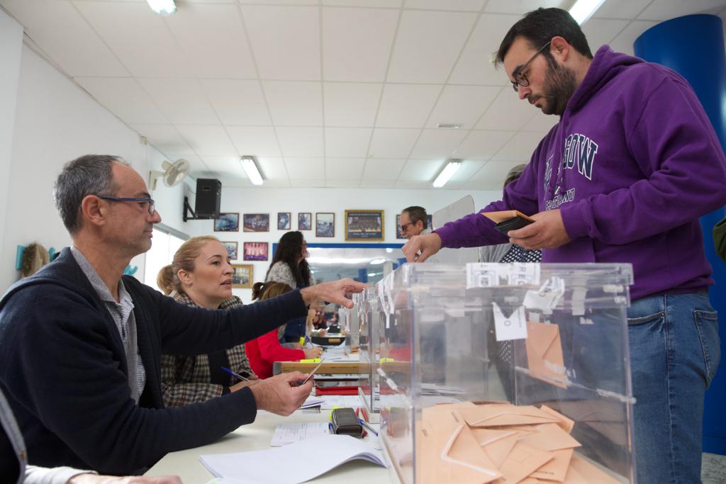 Repaso en imágenes de la jornada electoral del 10N