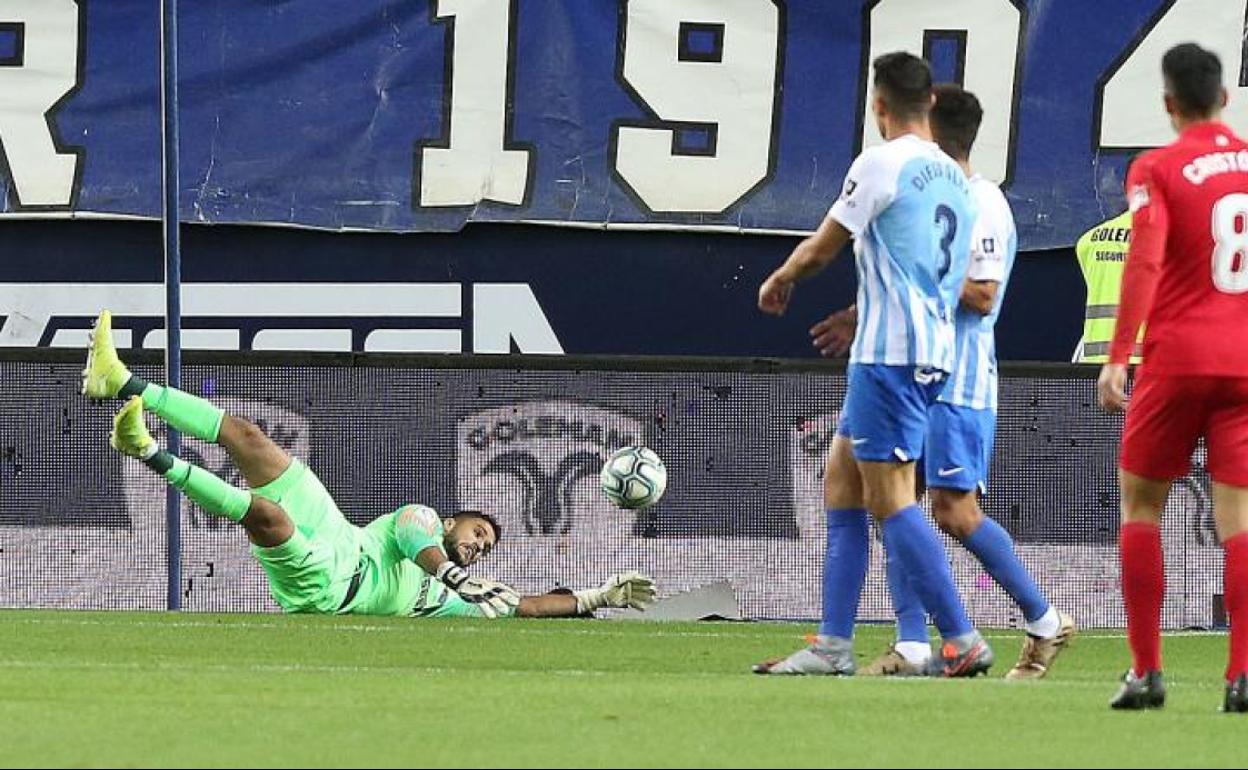 El Málaga pierde a cuatro titulares para Alcorcón por el 'virus FIFA'