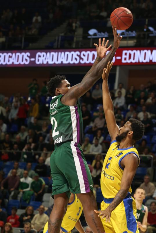 El Unicaja se mostró muy superior al conjunto polaco 