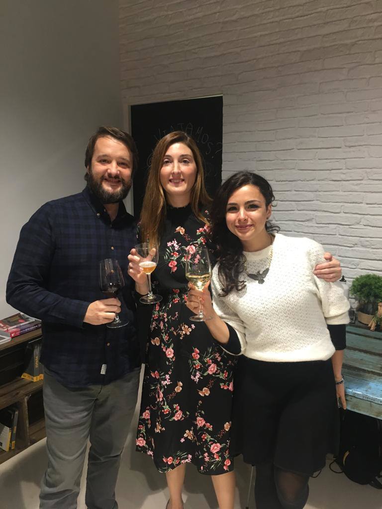 Planes con Duende inaugura su agencia en el Soho. En la foto, Jorge Fernández , Carolina Martínez y Soledad Lescano.