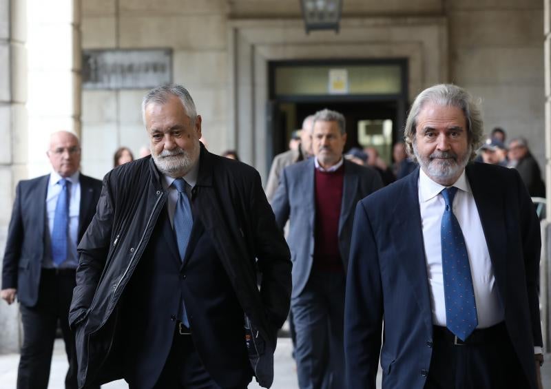 La sentencia del 'caso de los ERE' llega después de casi nueve años de iniciarse la instrucción en enero de 2011 y seis desde que los expresidentes Chaves y Griñán y parte de la cúpula de sus gobiernos fueran señalados como investigados por la primera instructura, Mercedes Alaya. 