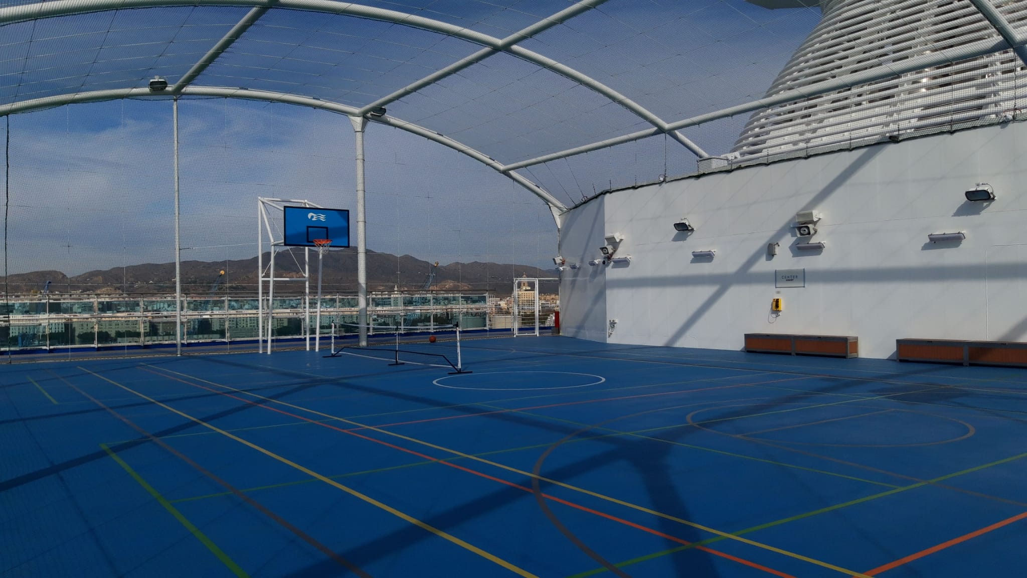 El nuevo barco de la compañía de cruceros de lujo Princess ha atracado en la capital malagueña apenas un mes después de su inauguración 