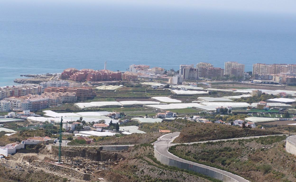 Una panorámica de la costa torroxeña. 