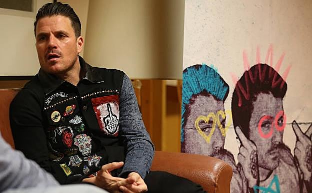 Dani Martín, durante la entrevista, en el Corte Inglés. 