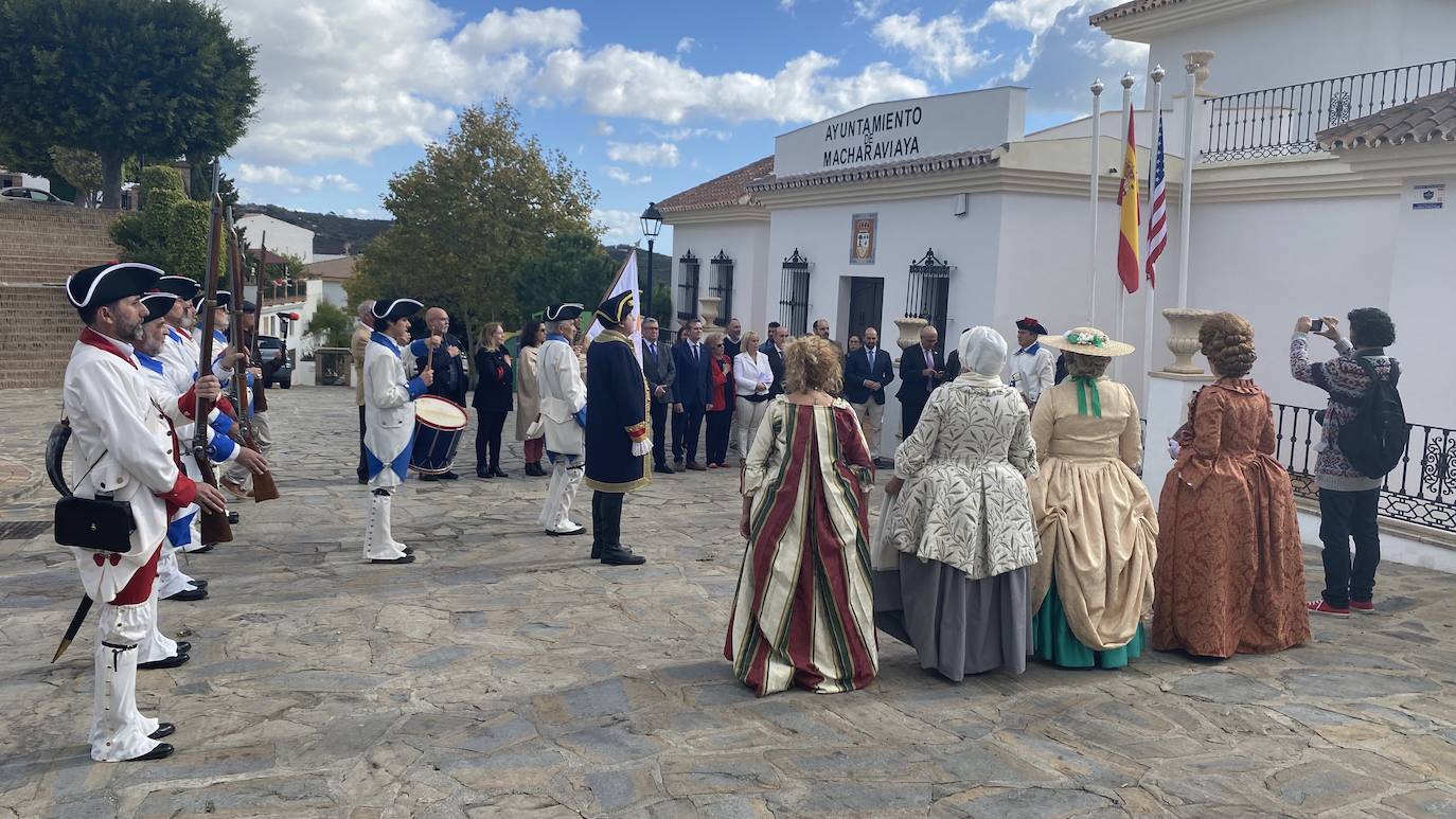 La localidad de la Axarquía y la norteamericana estrechan lazos en torno a Bernardo de Gálvez