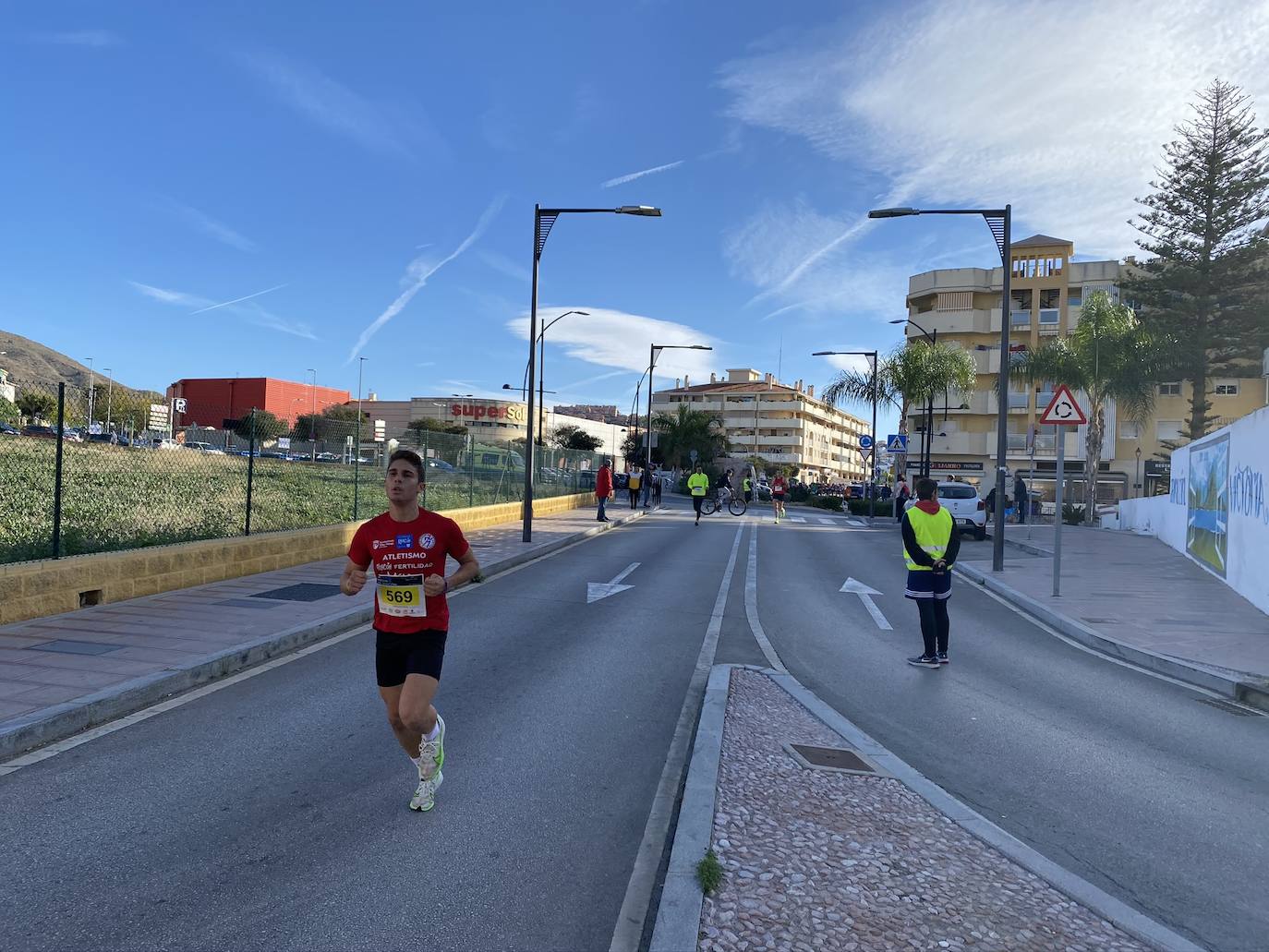 Los corredores Abdelhadi El Moaziz, del Cueva de Nerja-UMA, y Janine Lima, del Atletismo Málaga, se alzaron con la victoria.