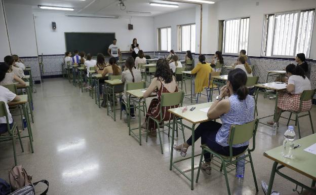 Opositores, en los recientes exámenes para el cuerpo de maestros. 