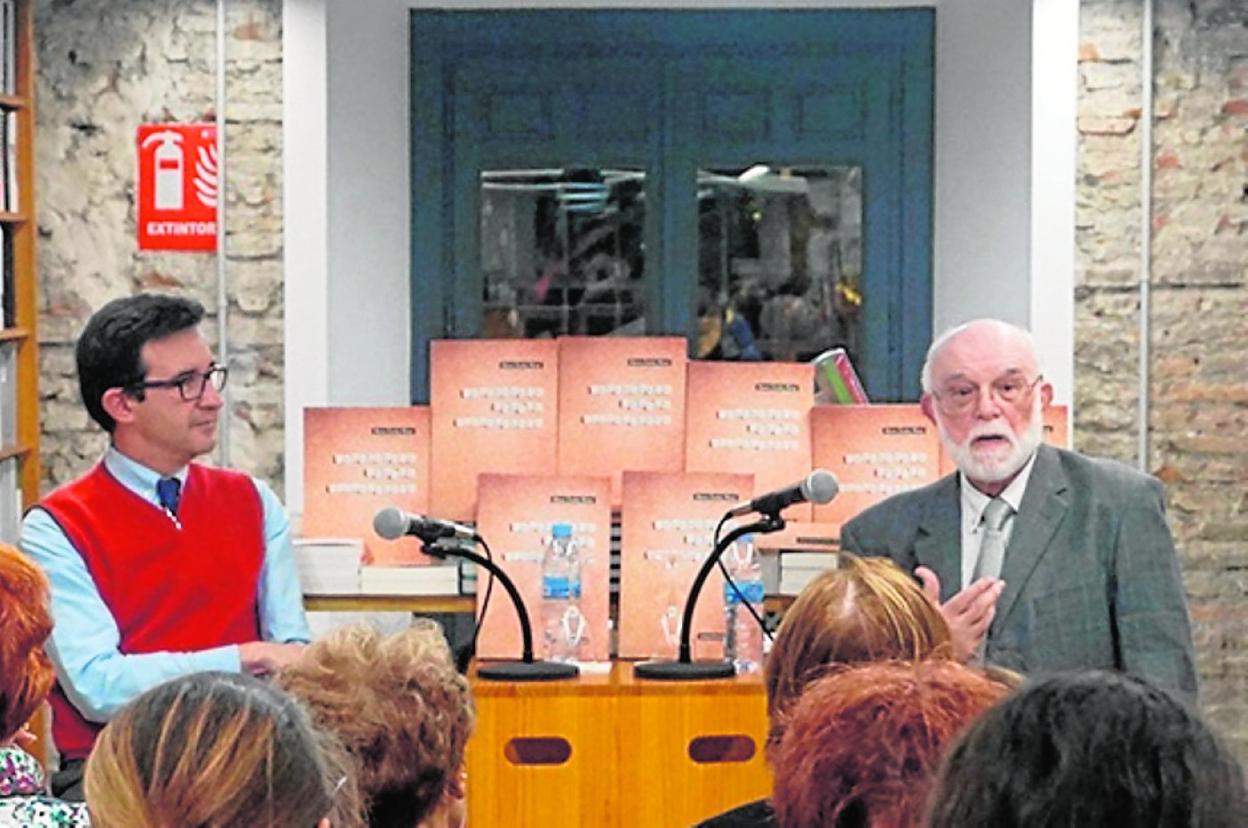 El profesor Álvaro Cordón publica su obra en UMA Editorial