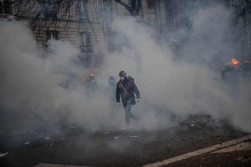 Fotos: Las calles francesas retumban contra Macron