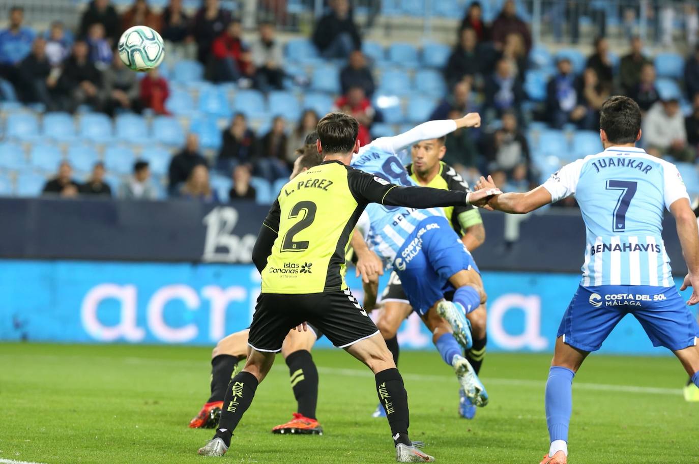 Sadiku fue el gran protagonista del partido al marcar los dos goles