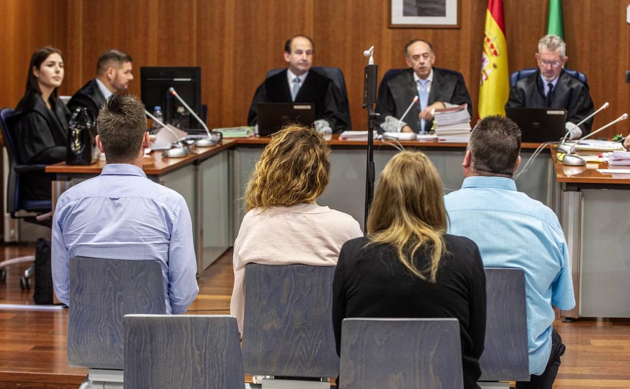 El robo del oleoducto estuvo «a punto» de dejar sin combustible al aeropuerto