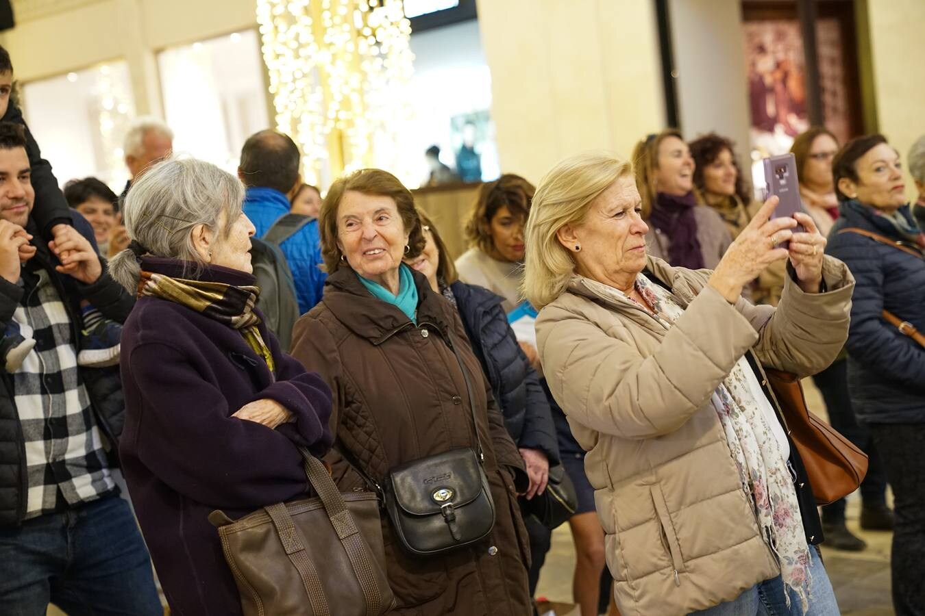 Miles de personas han asistido ya al espectáculo de luces del Centro de Málaga