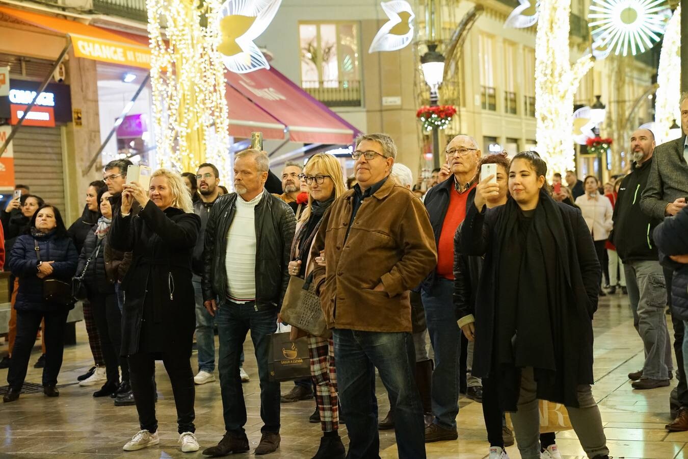 Miles de personas han asistido ya al espectáculo de luces del Centro de Málaga