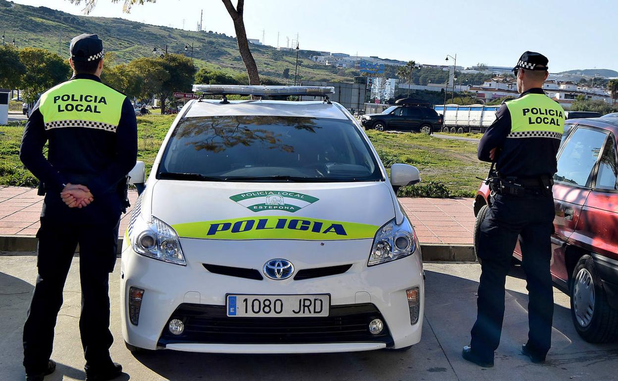Agentes de la Policía Local de Estepona 