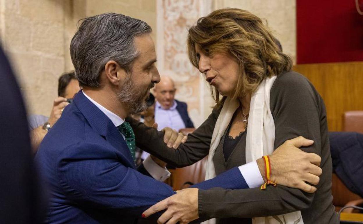 El consejero de Hacienda, Juan Bravo, con Susana Díaz 