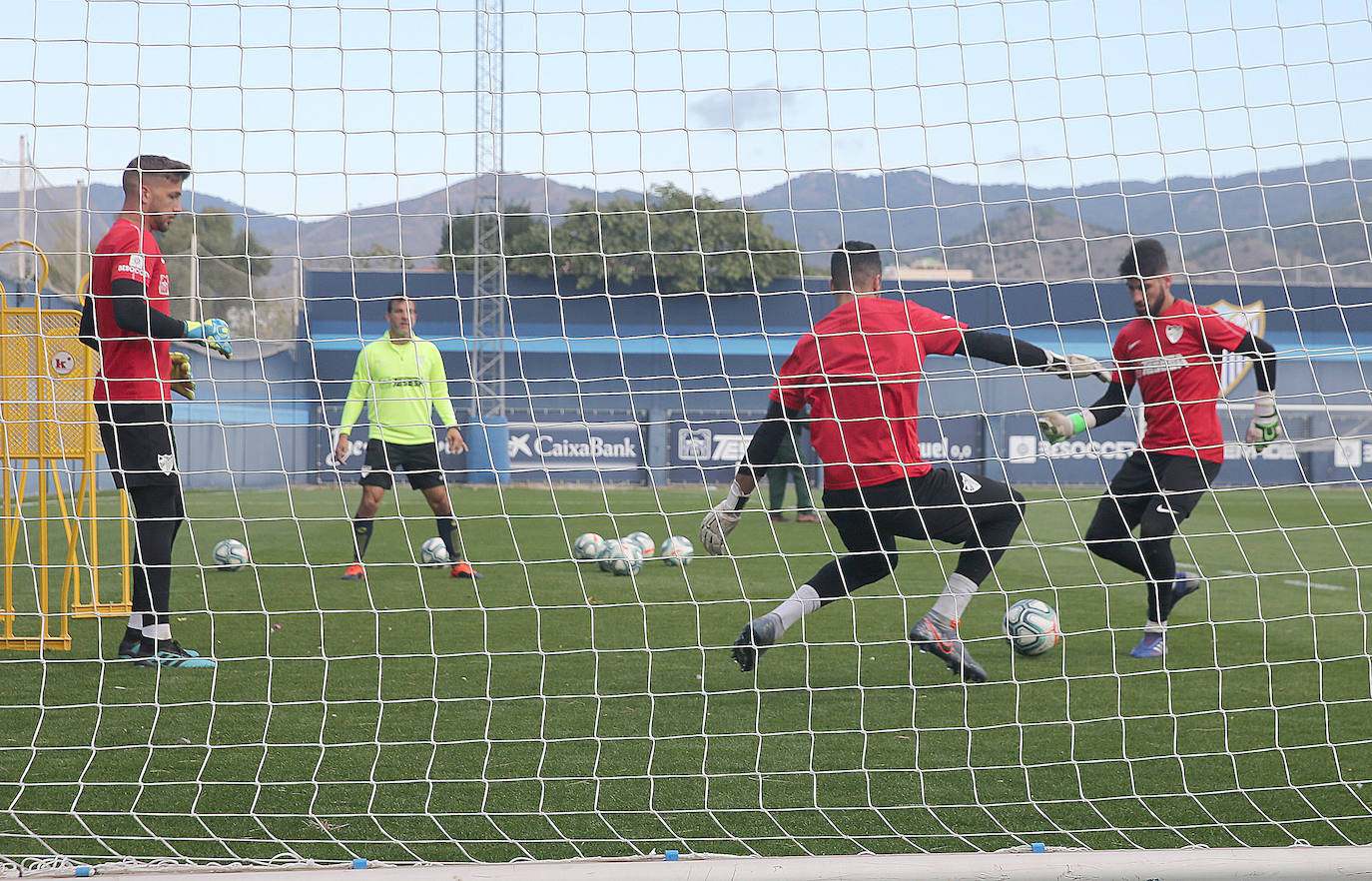 Fotos: El entrenamiento del Málaga este jueves 12 de diciembre, en imágenes
