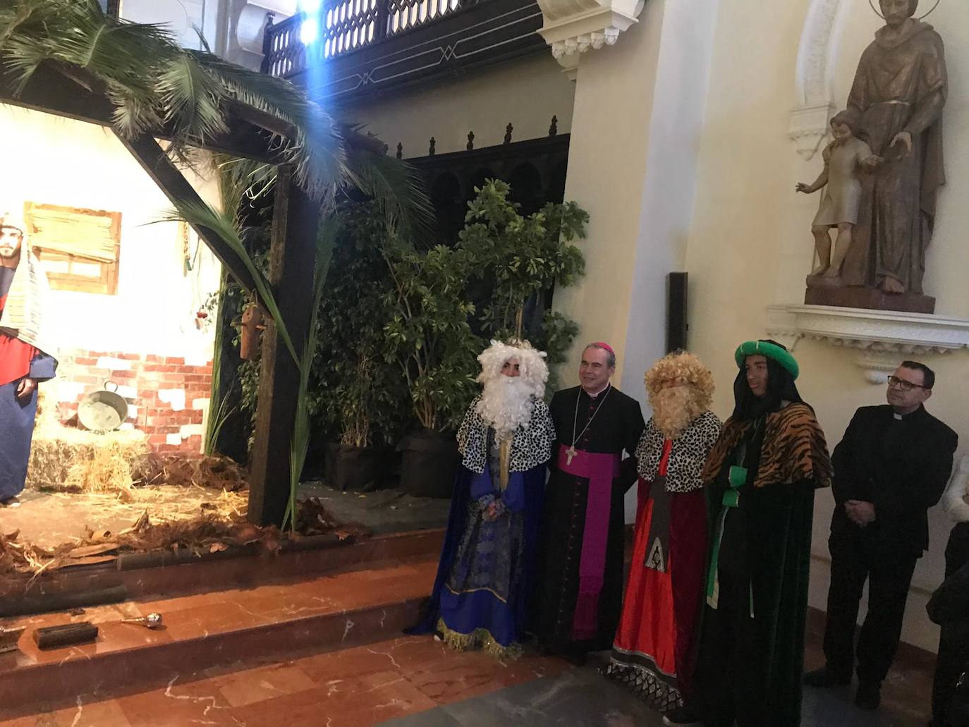 Belen viviente en la Casa Diocesana, inaugurado el sábado 14 de diciembre por el obispo de Málaga, Jesús Catalá, y el alcalde Francisco De la Torre.