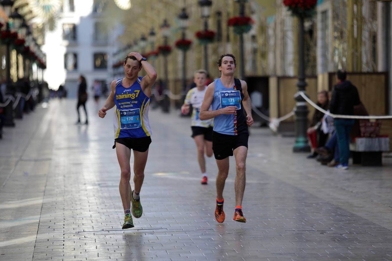 Los corredores, en calle Larios