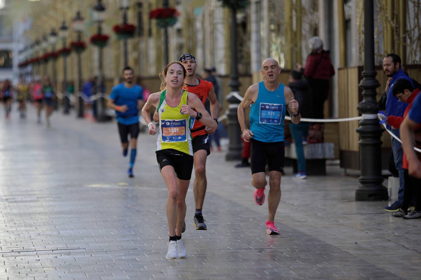 Los corredores, en calle Larios