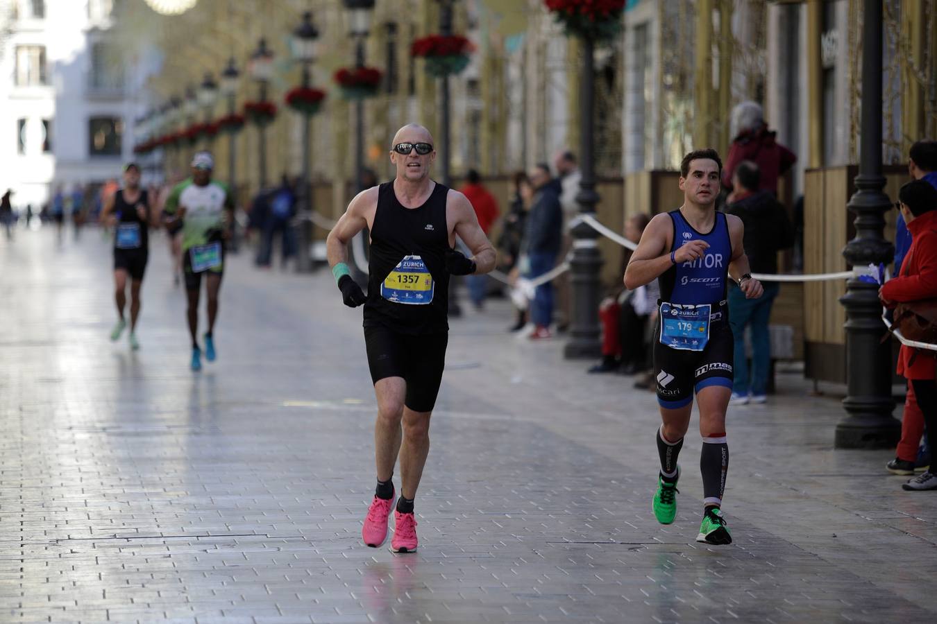 Los corredores, en calle Larios