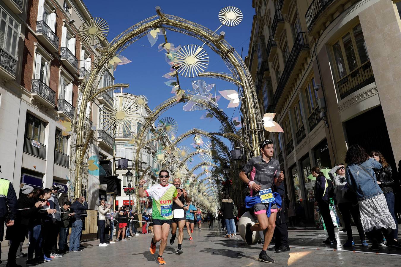 Los corredores, en calle Larios