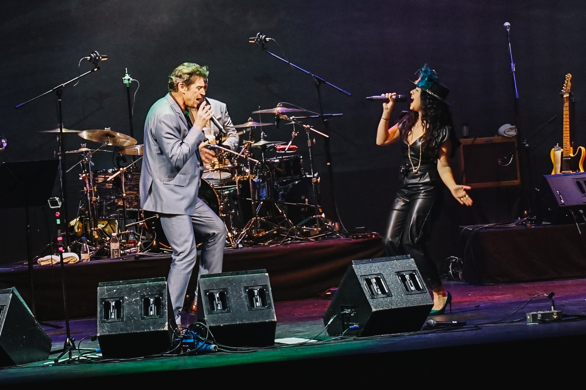 'El vaivén de las olas / Canciones entre amigos' para celebrar y repasar sus grandes éxitos