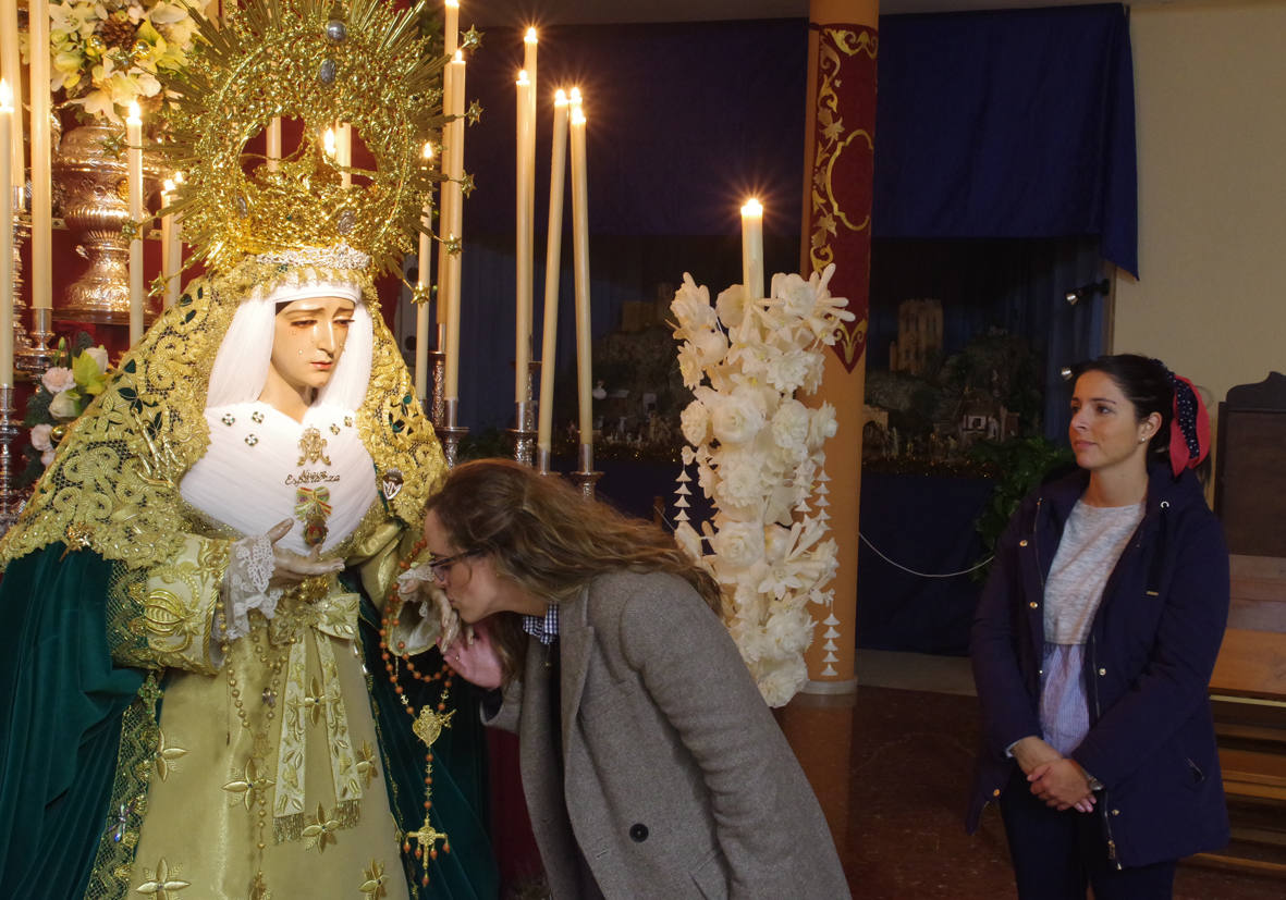 Virgen de Nueva Esperanza con motivo de su festividad.