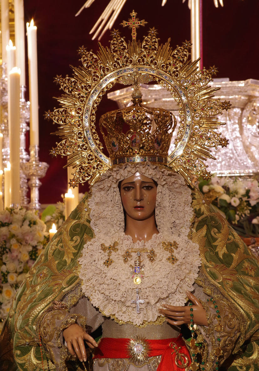 Virgen de la Esperanza Coronada