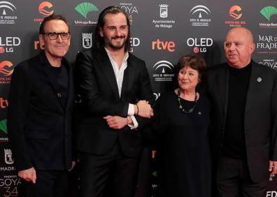 Imagen secundaria 1 - Arriba, la malagueña Belén Cuesta. Sobre estas líneas, A. Iglesias, A. Etxeandia, J. Serrano y A. Almodóvar en la primera foto y César Martínez Herrada, Pablo Barce y Antonio Hens en la segunda 