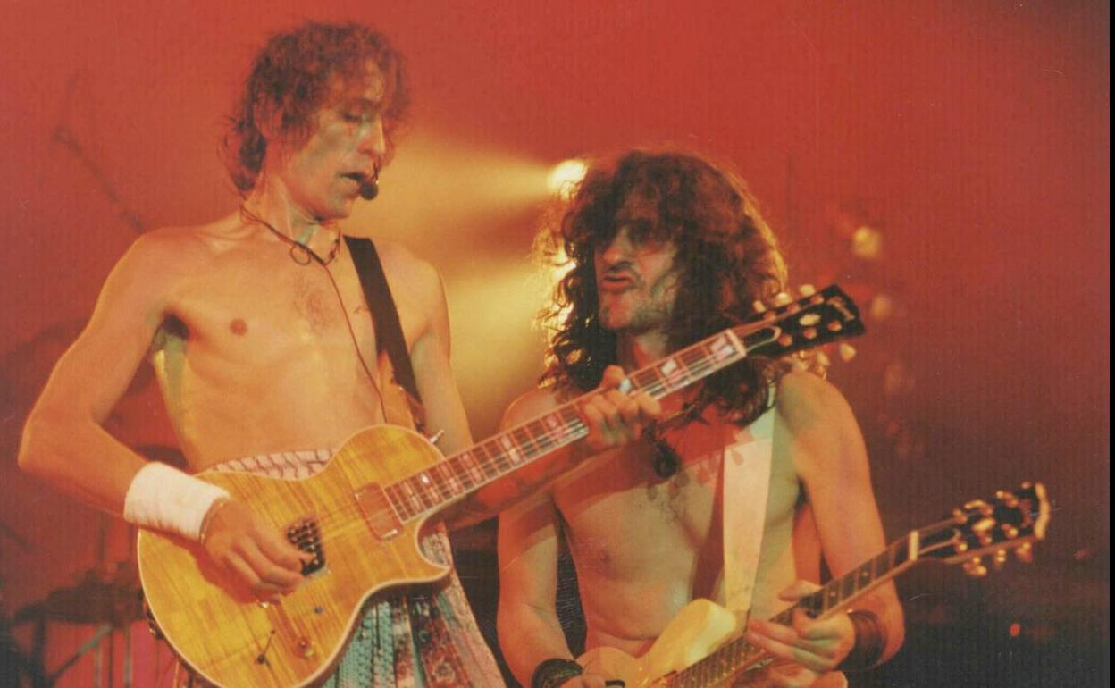 Actuación de Extremoduro.