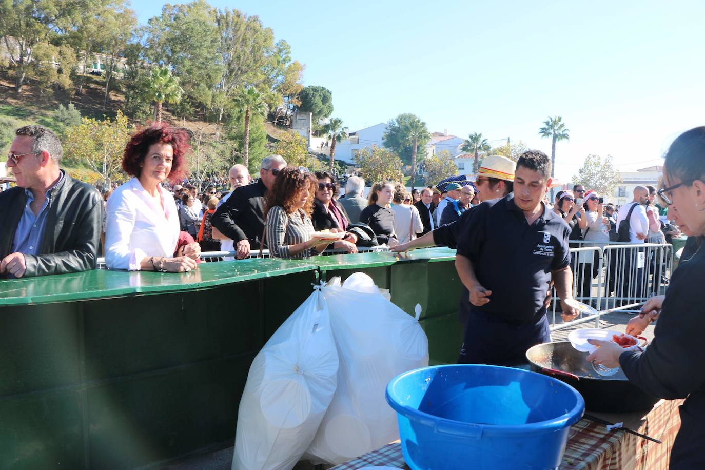 Gran ambiente en la fiesta de las Migas de Torrox 