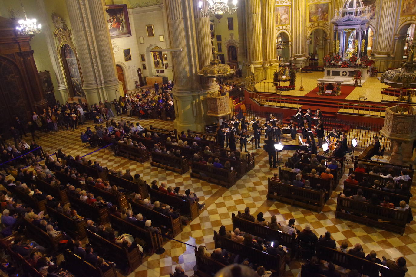 Unas 800 personas acudieron al recital 