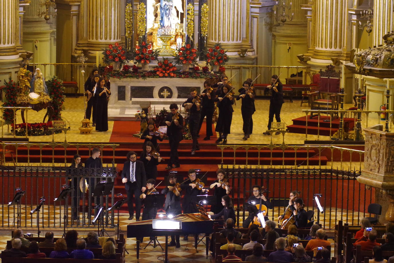 Unas 800 personas acudieron al recital 