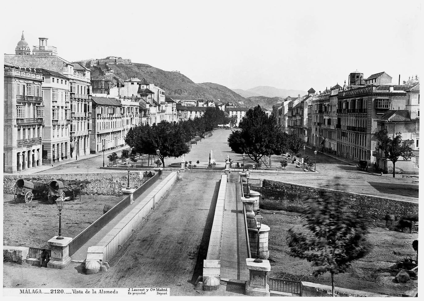 Vista de la Alameda; en primer término, puente Tetuán. Hacia 1880